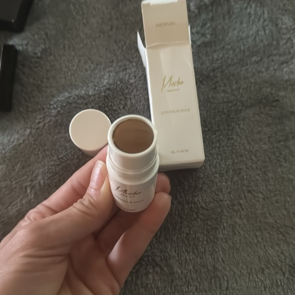 *NEW* Mischo Beauty Contour Stick - Picture 2 of 6